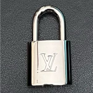 301 Authentic Louis Vuitton Lock And Key Set